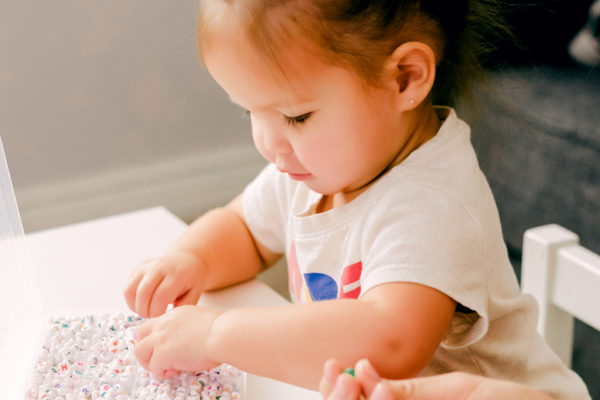 Fine Motor Activity for Toddlers | www.thisfamilee.com