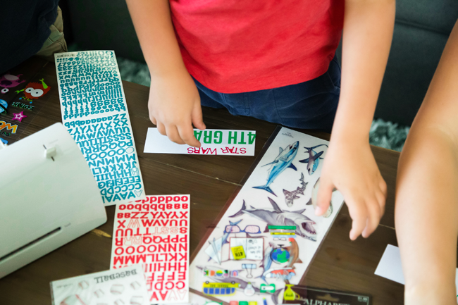 Easy and Fun Bookmark Craft for Kids | www.thisfamilee.com