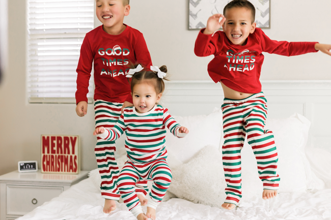 Christmas Pajamas for the Family | www.thisfamilee.com