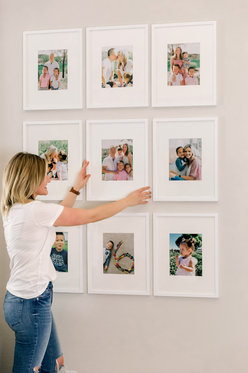 How to Fill Large Wall Space with a Beautiful Gallery Wall | www.thisfamilee.com